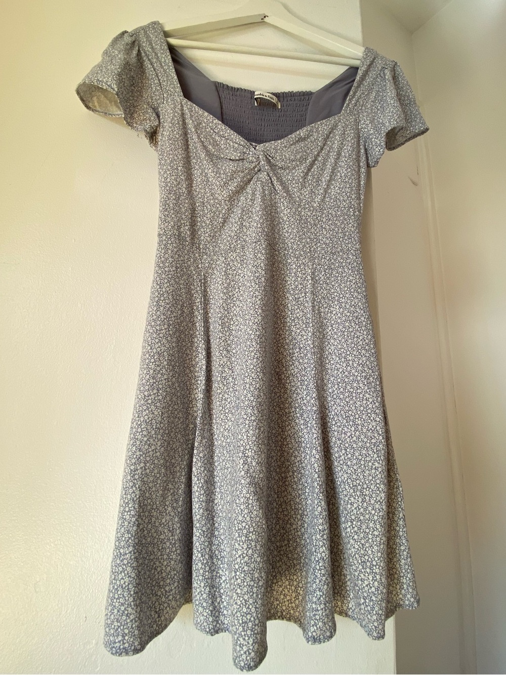 💕 Abercrombie & Fitch Blue & White Floral Twist-Front A-Line Tailored Dress